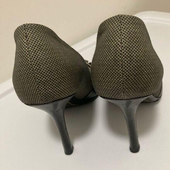 Bottega Veneta Black/Gray Canvas Pumps with Leather Fringe & Peep Toe. Size 39. - Picture 4 of 8
